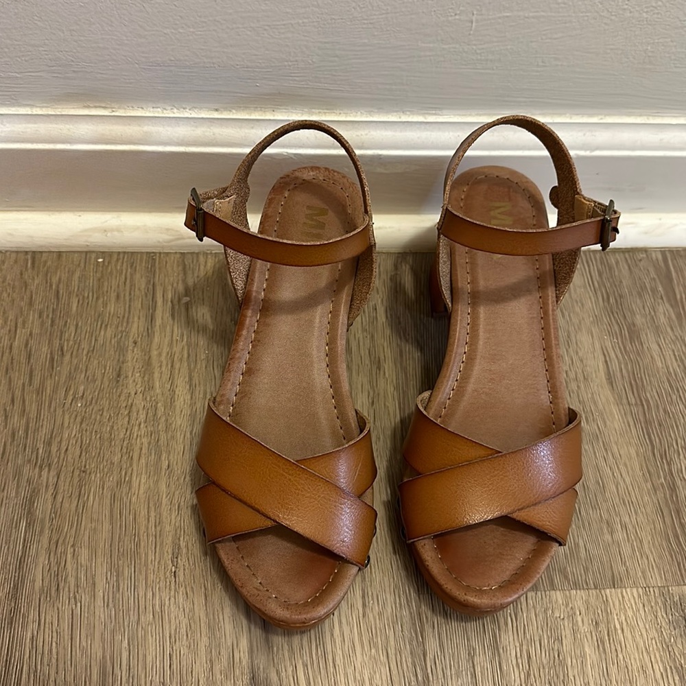 MIA wooden platform sandal heels